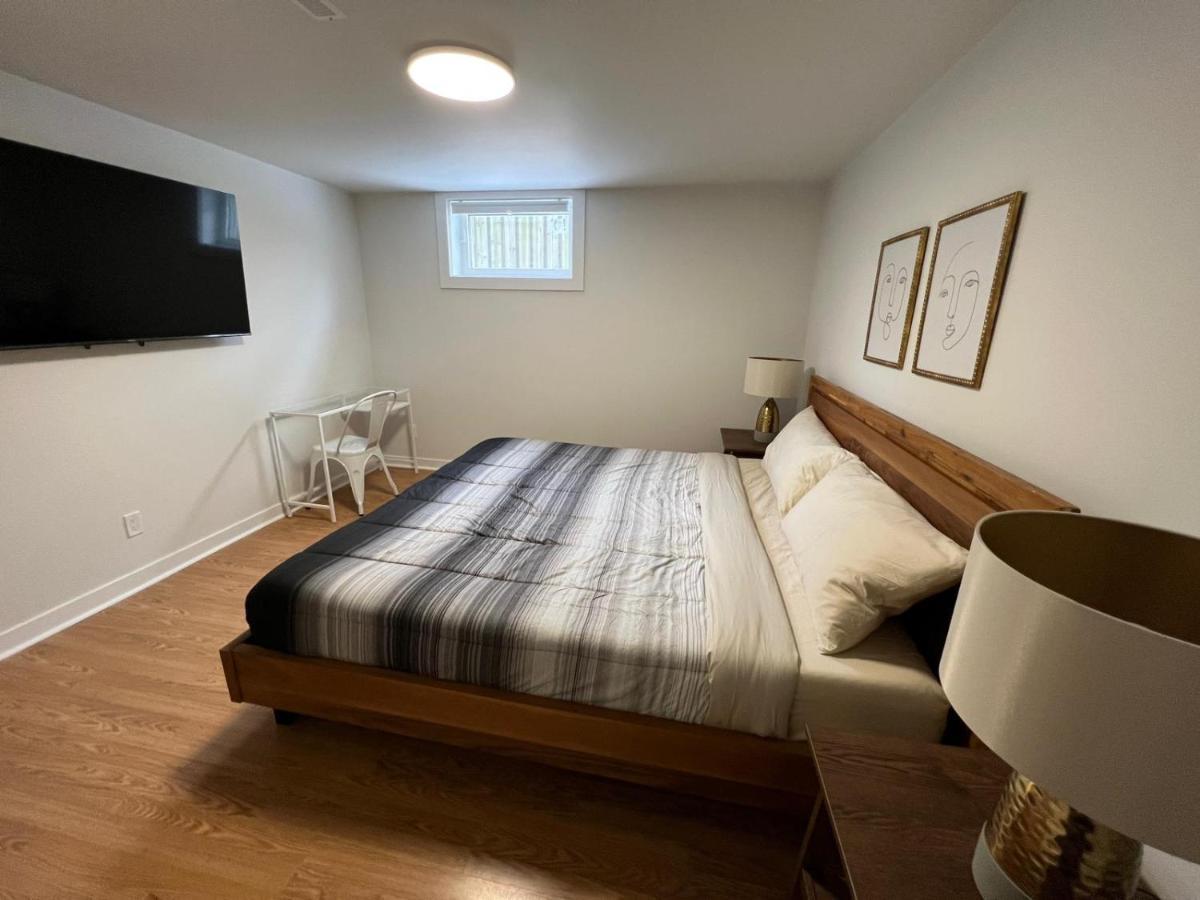 Letitia Heights !B Spacious And Quiet Private Bedroom With Shared Bathroom Barrie Εξωτερικό φωτογραφία